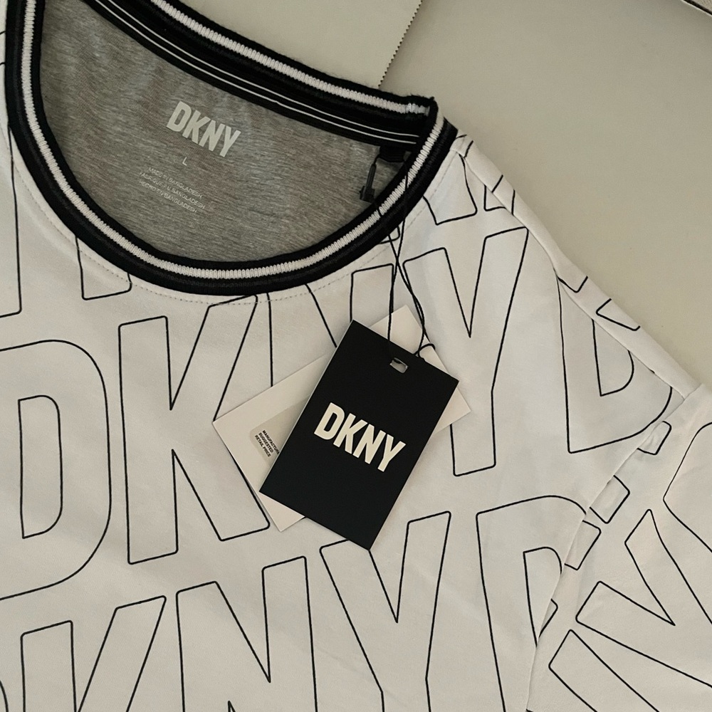 DKNY Mens t shirt. - Picture 6 of 6